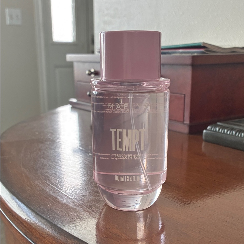 Tempt Pink Fragrance by Maelys